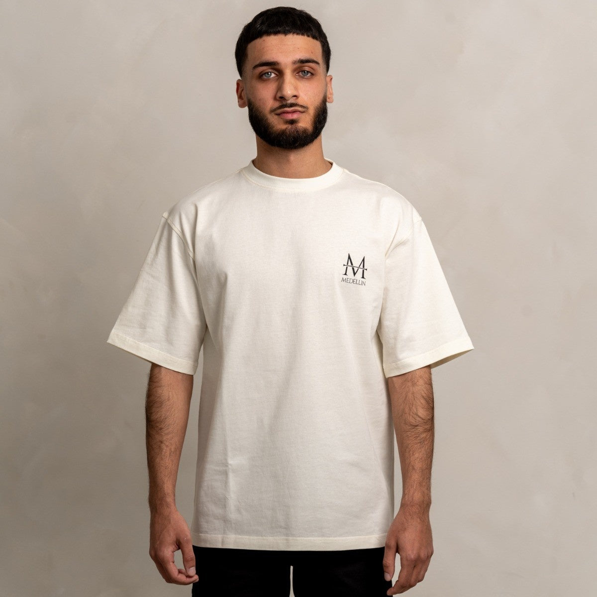 Load image into Gallery viewer, Oversized men off-white t-shirt