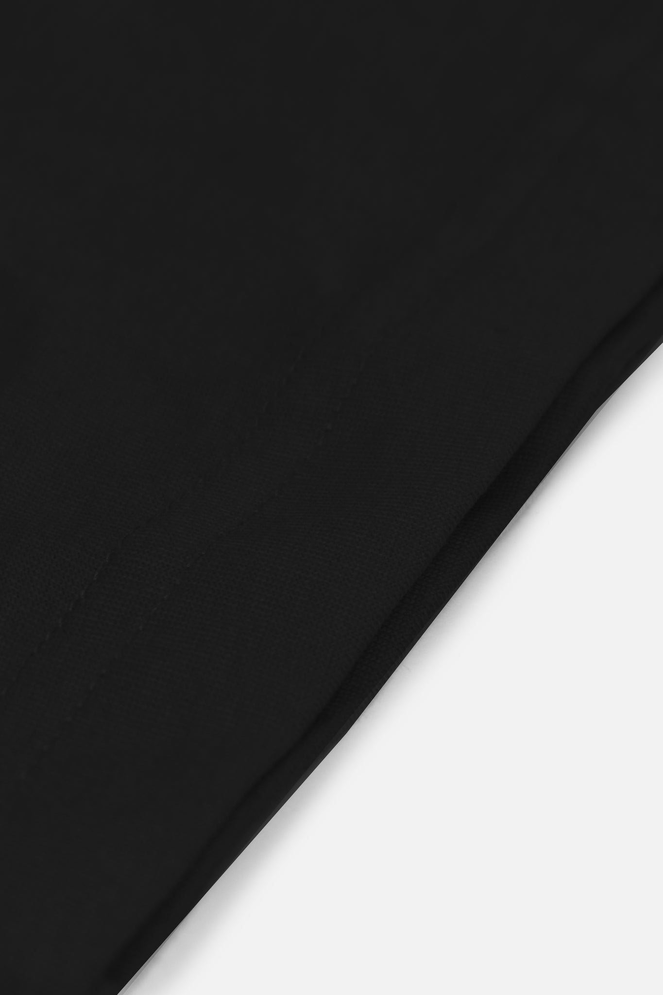 Load image into Gallery viewer, black t-shirt
